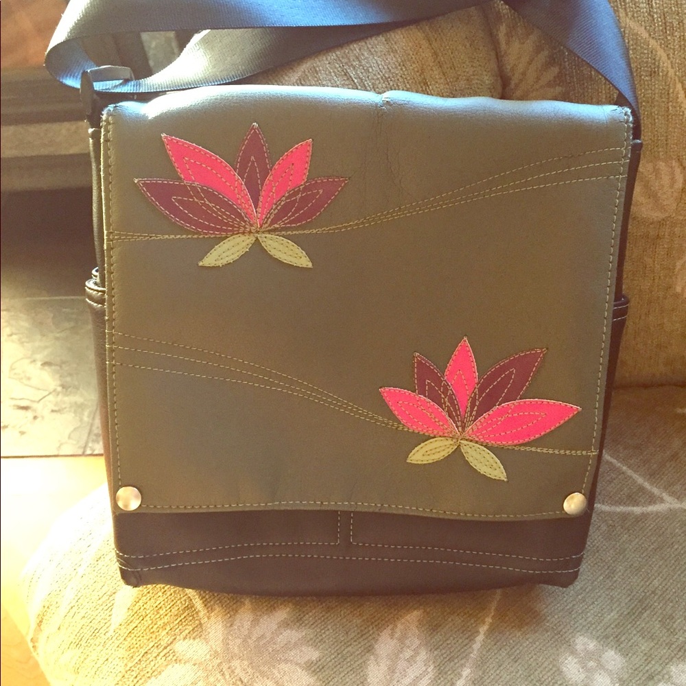 Queen Bee Truckette Messenger bag